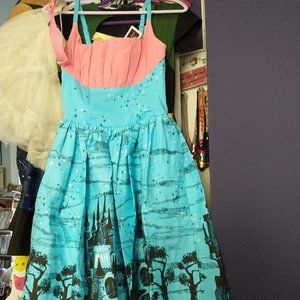 NWT Pin Up Couture Holly Swing Dress Castle Print in Cotton Sateen. Size XS/S